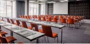 CALL FOR PAPERS: Fachtagung INDUSTRIEFOKUS 2026 am 09./10.09.2026 in Köln. Urheber des Bildes: Radisson Blu Köln-Deutz