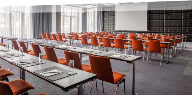 Fachkonferenz INDUSTRIEFOKUS 2019: Contract & Claim Management. Bild: Mit freundlicher Genehmigung des Radisson Blu Hotels Köln (Messe Deutz)